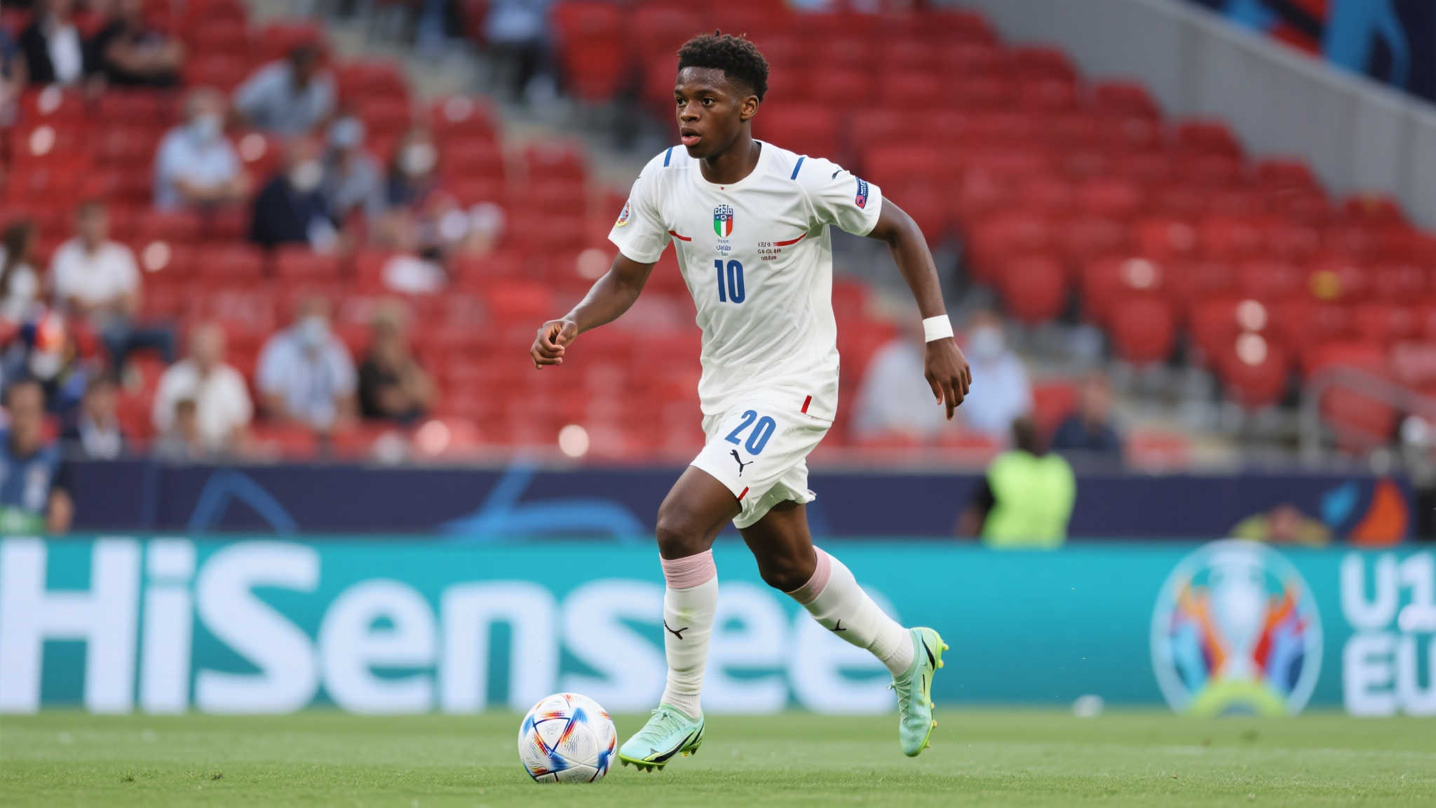 药厂总监罗尔费斯计划于周六在欧青赛现场签约宽萨